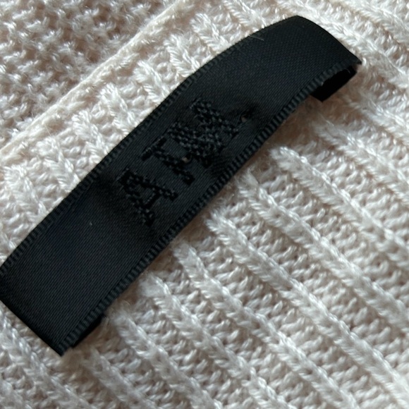 ATM Women’s V-Neck Lightweight Sweater - Picture 5 of 6